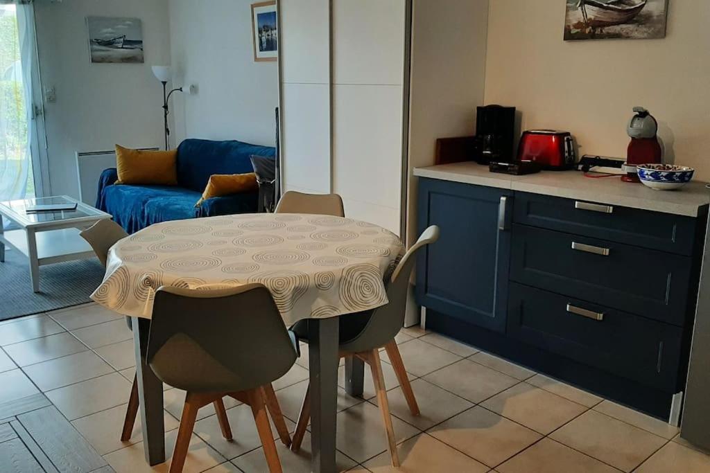 Hyper Centre De Sarzeau, Grand Appartement Au Calme Avec Jardinet Eksteriør bilde
